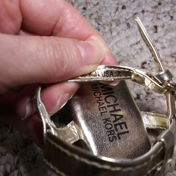 Michael Kors Toddler Girl's Gold Metallic MK Charm Thong Back Strap Sandals - Picture 6 of 9